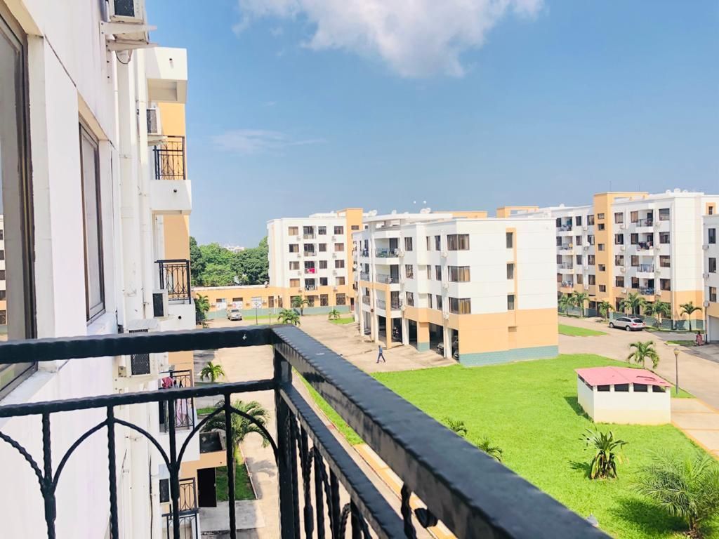 Vue sur les jardins depuis un balcon